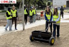 Mini_dkl24-stronie-slaskie-sm-sianie-laki-kwietnej-04