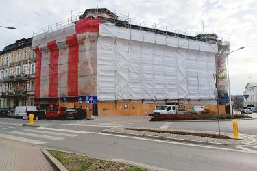 Slider_583838425-1416861600445557-7873439817485342840-n