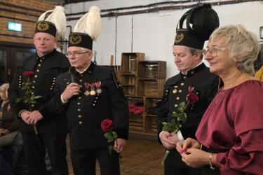 Slider_dkl24-barborka-zloty-stok-02